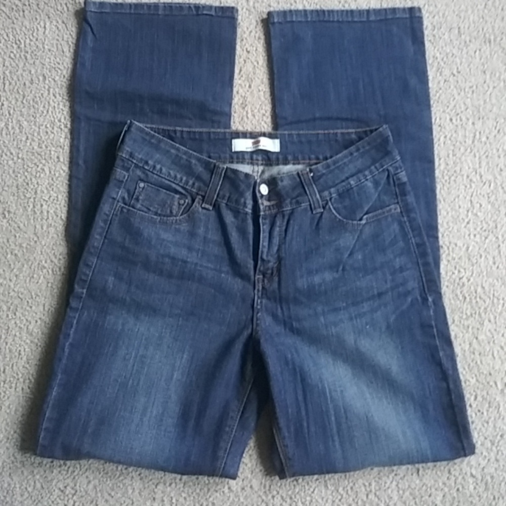 Levi's Women Jeans Slender Boot Size 6M